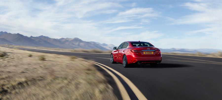  Infiniti Q50 Red Sport 400 2017 года  (WW) (фото 15 из 41)